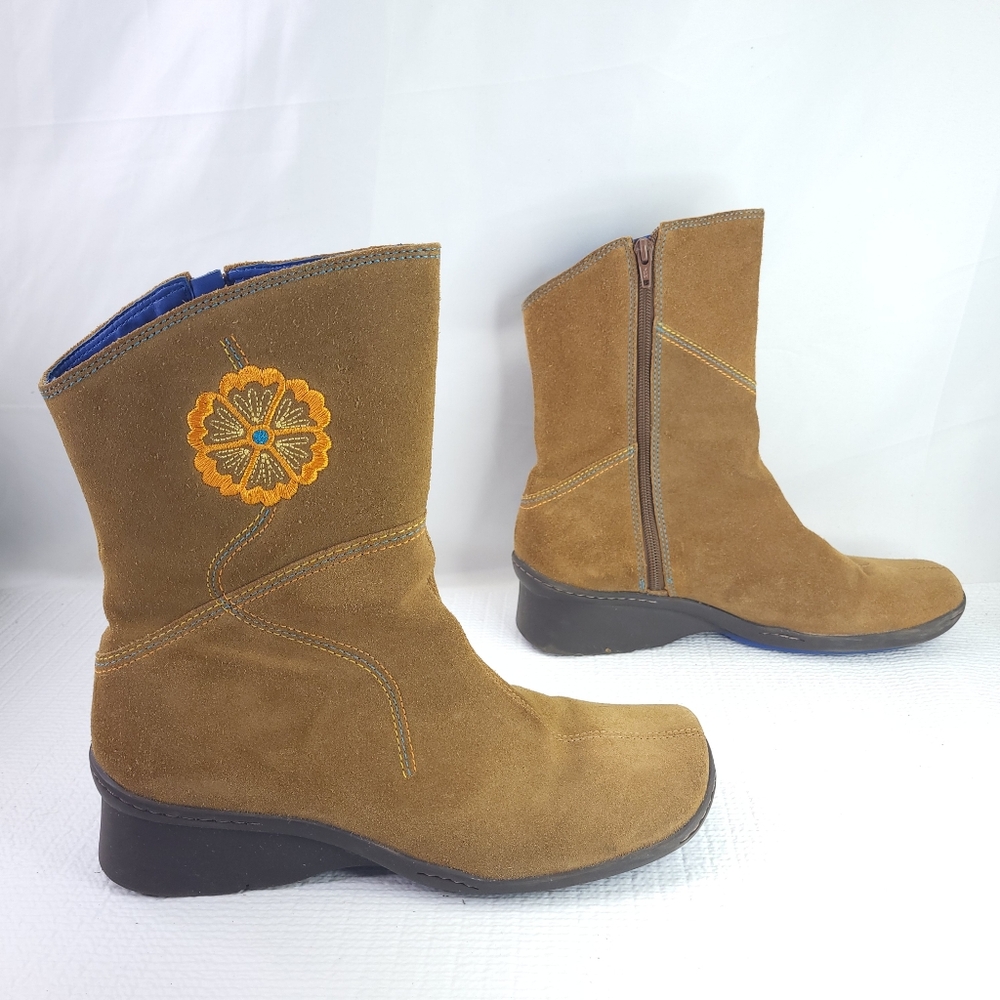 Indigo By Clarks Boots Womens Size 10 Brown Leather Stitched Flower Pull On